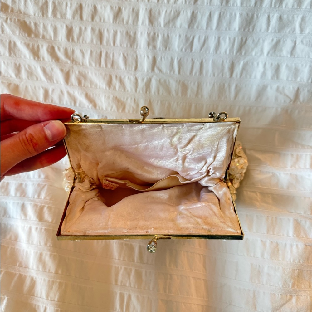 VINTAGE White Beaded Clutch with Gold Clasp and Floral Design - Picture 4 of 4
